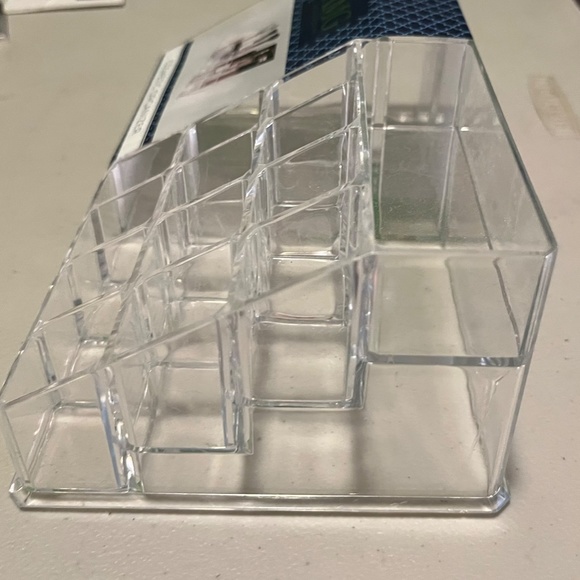 AMG 16 Compartment Clear Cosmetic Organizer - Picture 3 of 3